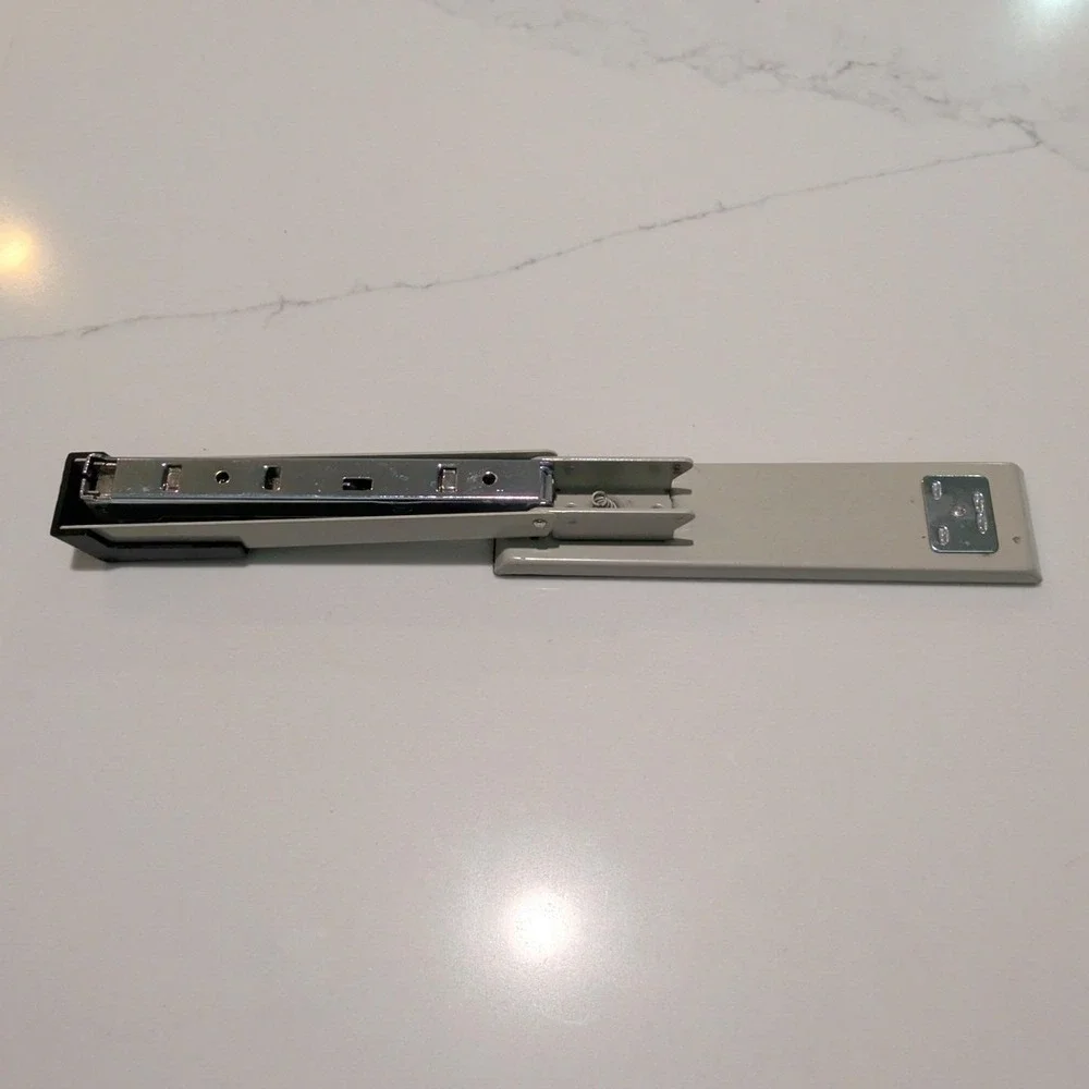 Vintage Bates 420 Stapler Tan & Black Desktop Handheld Staples Inside 24/6